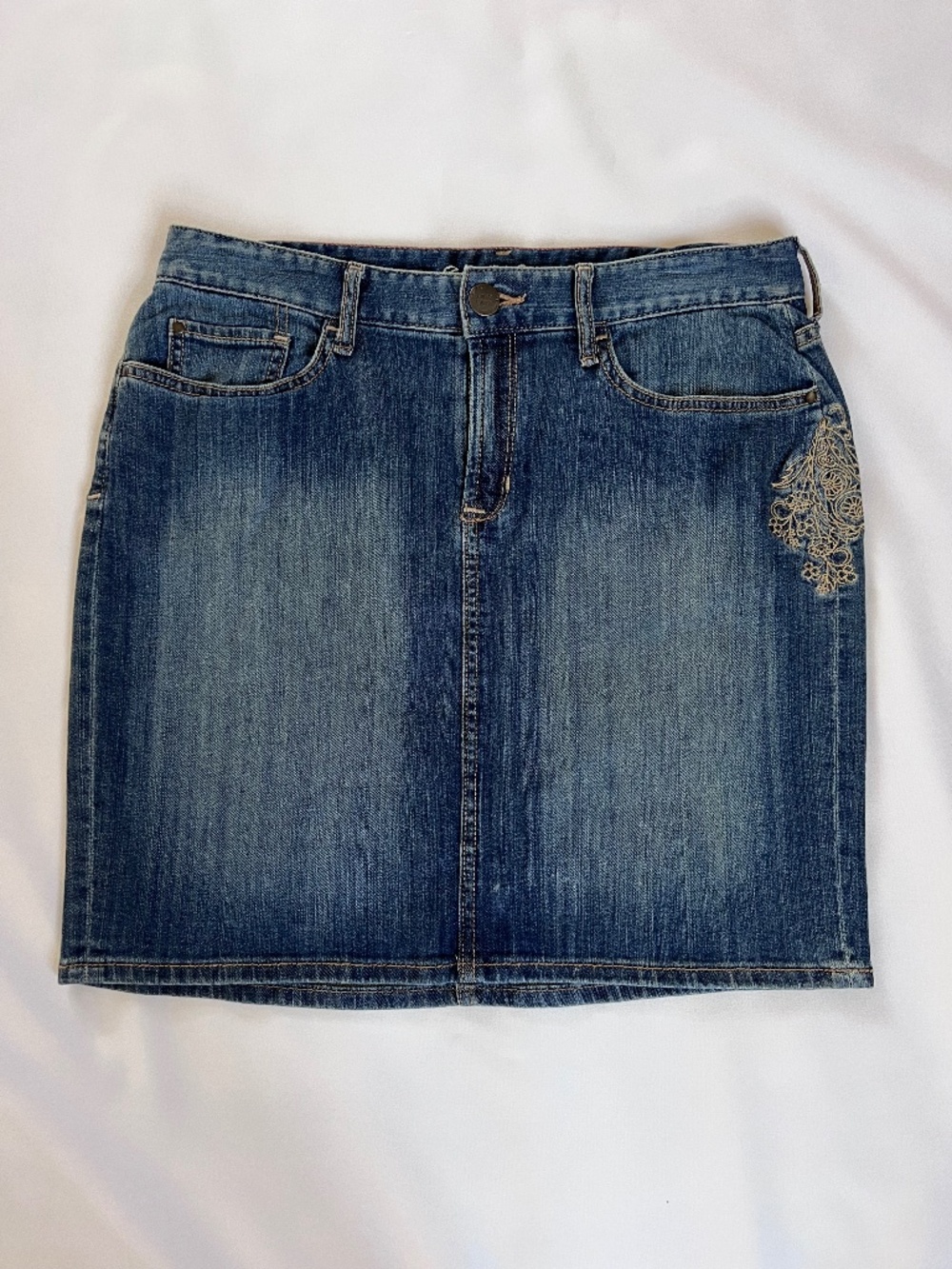 Vintage Eddie Bauer Denim Skirt with Embroidery Detail - Size 6
